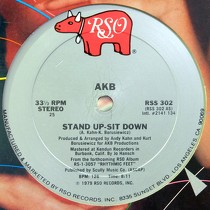 AKB : STAND UP-SIT DOWN